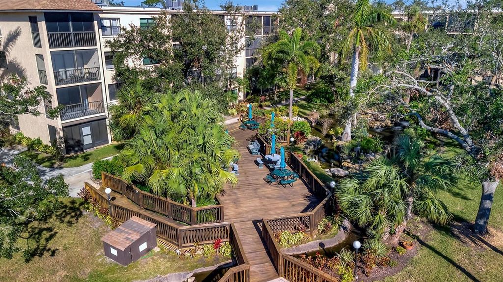 Image 44 of property listing at 625 30TH AVENUE W G408, Bradenton, FL 34205