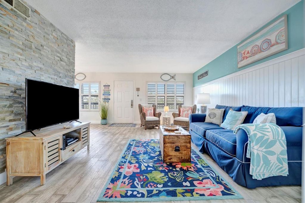 Image 7 of property listing at 625 30TH AVENUE W G408, Bradenton, FL 34205