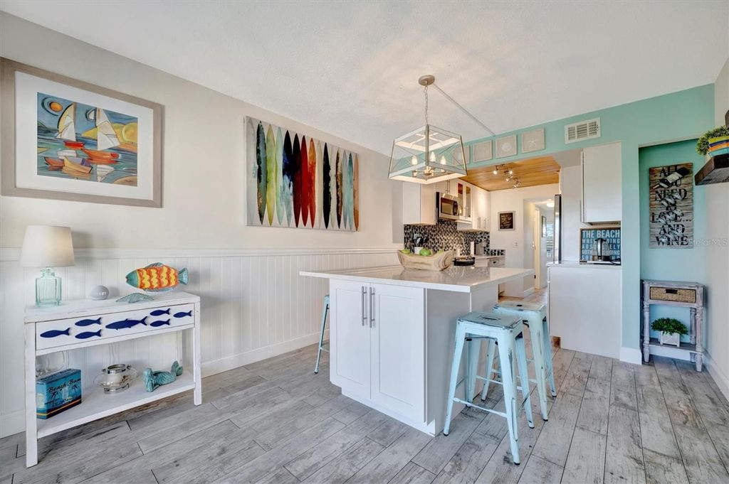Image 9 of property listing at 625 30TH AVENUE W G408, Bradenton, FL 34205