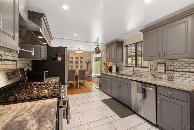 104 Ivy Lane, Camillus, NY 13219