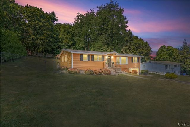 104 Ivy Lane, Camillus, NY 13219