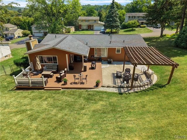 104 Ivy Lane, Camillus, NY 13219