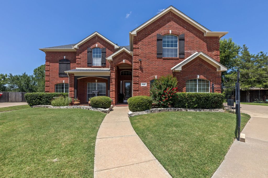 628 Hammond Drive, Mansfield, TX 76063