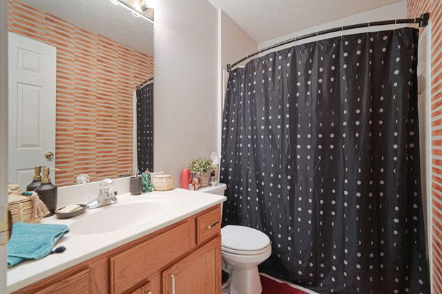 490 Lakeview Drive, 205, Newport, KY 41071