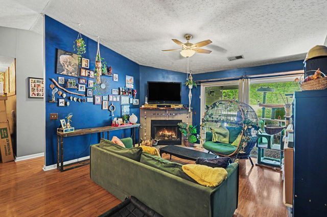 490 Lakeview Drive, 205, Newport, KY 41071