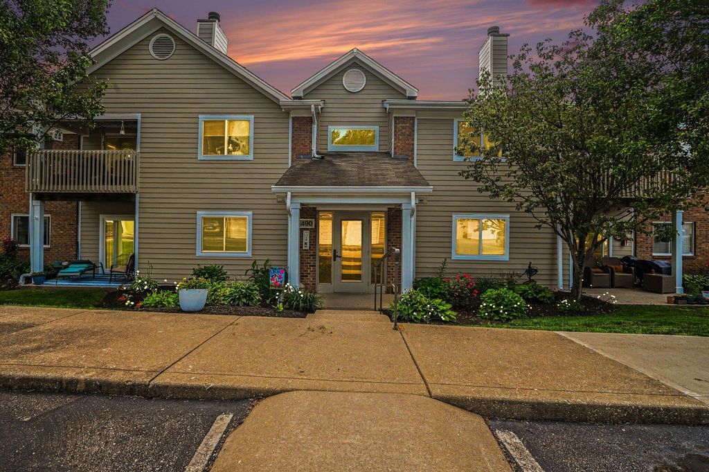 490 Lakeview Drive, 205, Newport, KY 41071