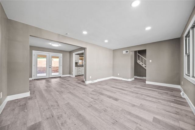 755 Massachusetts St, Ellwood City, PA 16117