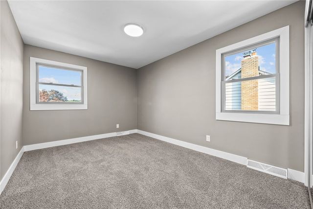 755 Massachusetts St, Ellwood City, PA 16117