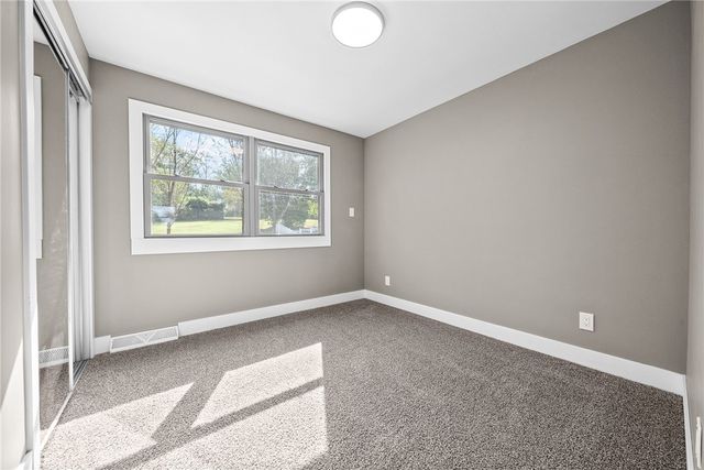 755 Massachusetts St, Ellwood City, PA 16117