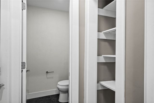 755 Massachusetts St, Ellwood City, PA 16117