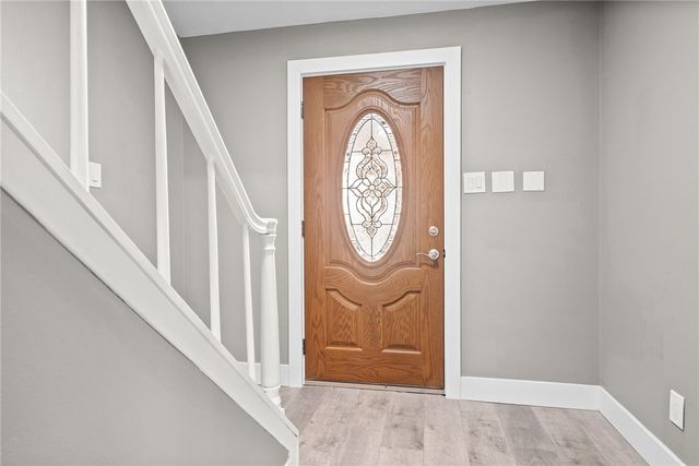 755 Massachusetts St, Ellwood City, PA 16117