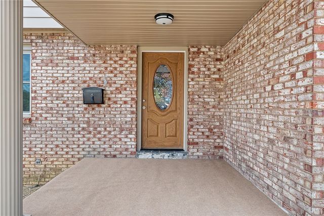 755 Massachusetts St, Ellwood City, PA 16117