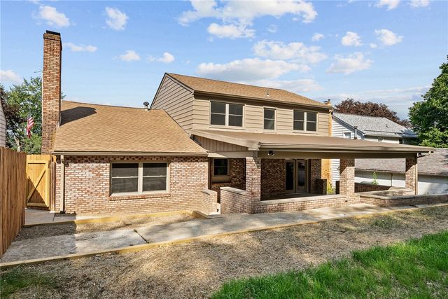 755 Massachusetts St, Ellwood City, PA 16117