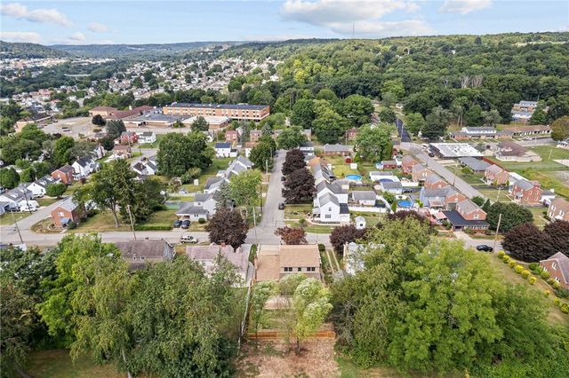 755 Massachusetts St, Ellwood City, PA 16117