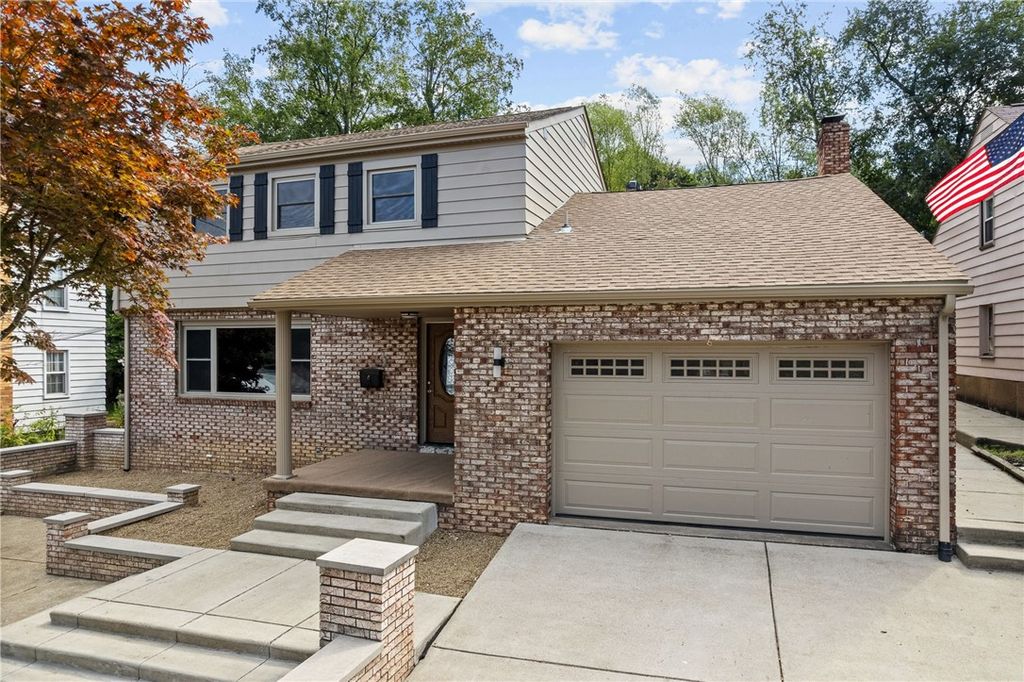 755 Massachusetts St, Ellwood City, PA 16117