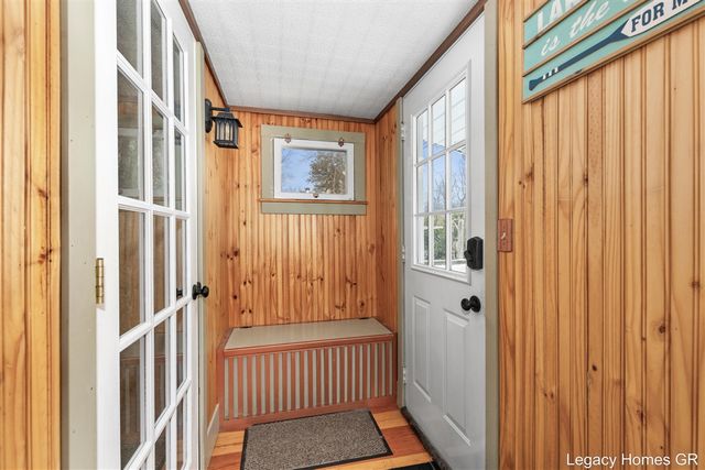 1002 St Joseph Street, South Haven, MI 49090