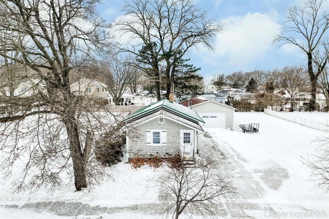 1002 St Joseph Street, South Haven, MI 49090