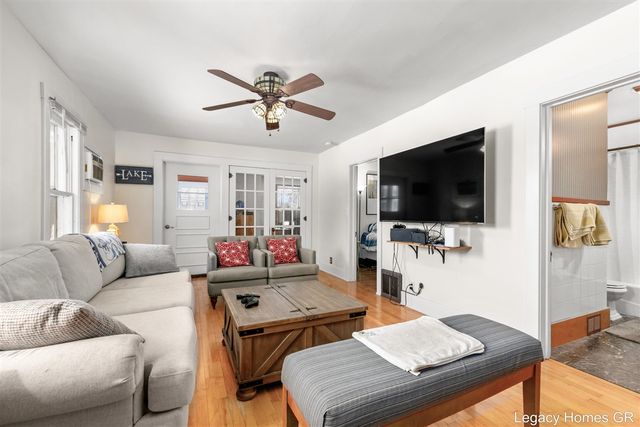 1002 St Joseph Street, South Haven, MI 49090