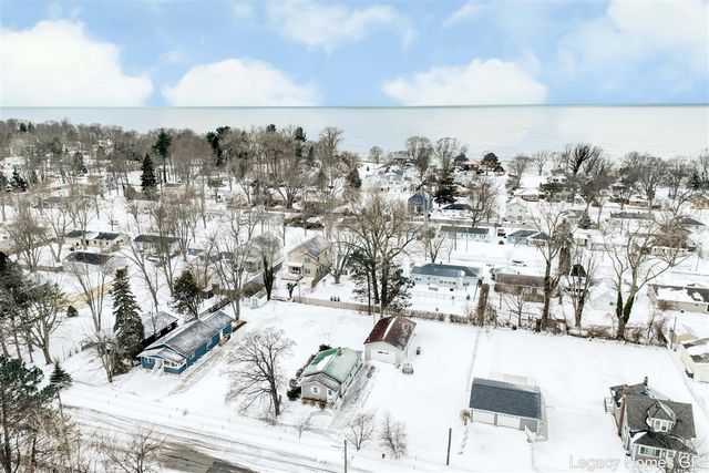 1002 St Joseph Street, South Haven, MI 49090