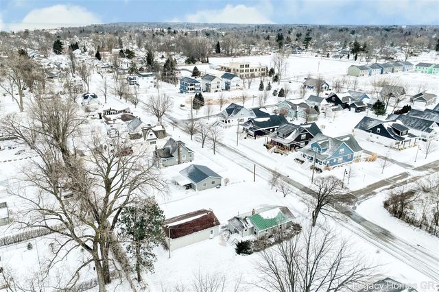 1002 St Joseph Street, South Haven, MI 49090