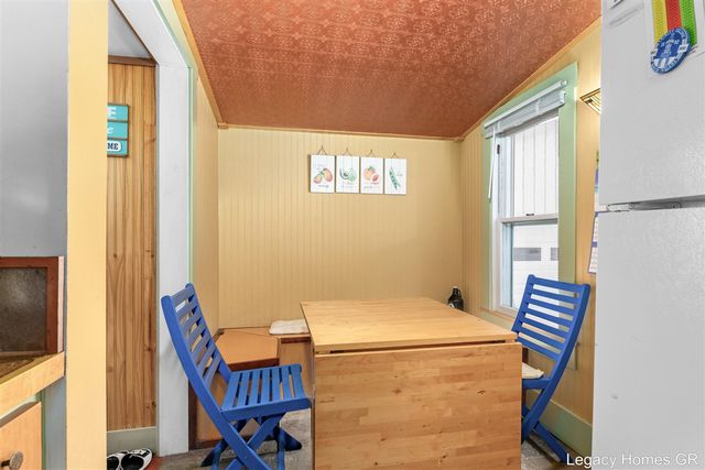 1002 St Joseph Street, South Haven, MI 49090