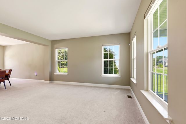 10 Colliers Court, Jackson, NJ 08527