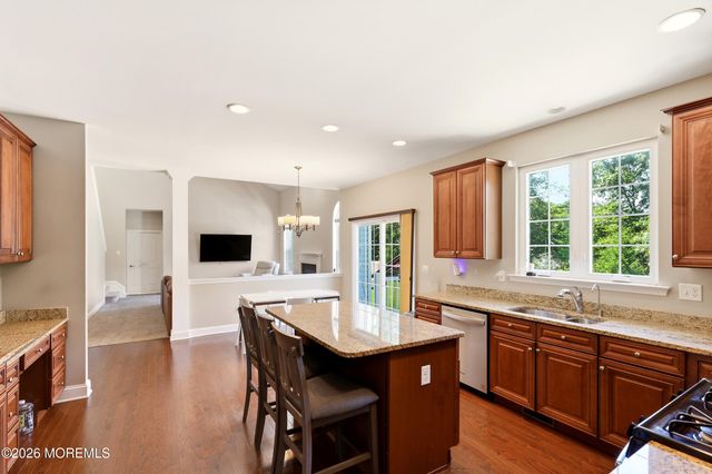 10 Colliers Court, Jackson, NJ 08527