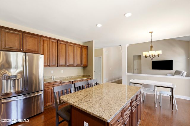 10 Colliers Court, Jackson, NJ 08527