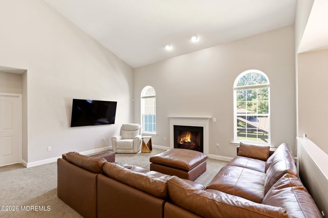 10 Colliers Court, Jackson, NJ 08527