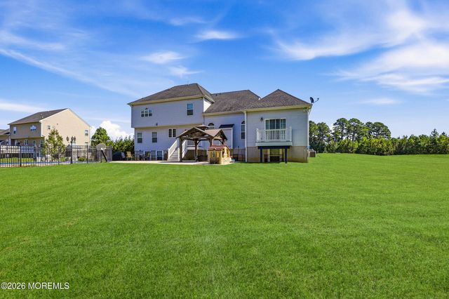 10 Colliers Court, Jackson, NJ 08527