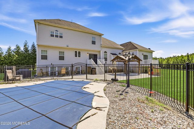 10 Colliers Court, Jackson, NJ 08527