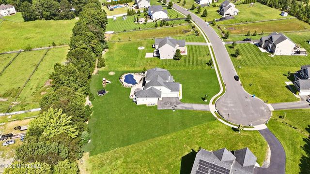 10 Colliers Court, Jackson, NJ 08527