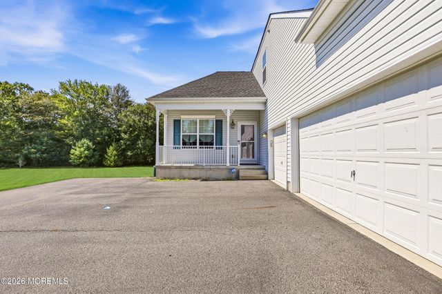 10 Colliers Court, Jackson, NJ 08527