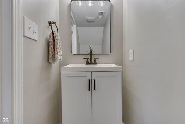 814 Cherry Tree Lane, Greenwood, IN 46143