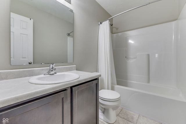 814 Cherry Tree Lane, Greenwood, IN 46143