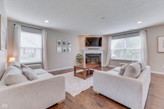 814 Cherry Tree Lane, Greenwood, IN 46143