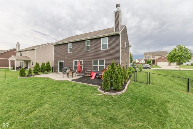 814 Cherry Tree Lane, Greenwood, IN 46143