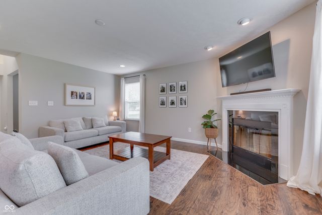 814 Cherry Tree Lane, Greenwood, IN 46143