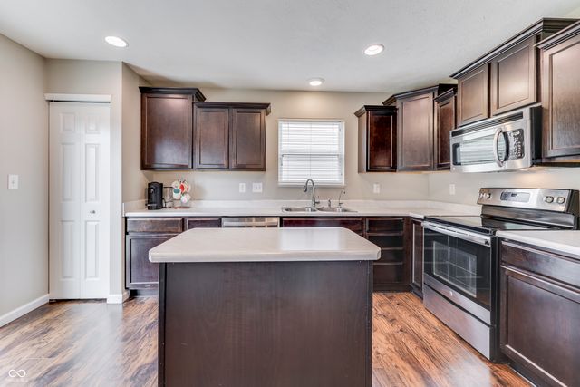 814 Cherry Tree Lane, Greenwood, IN 46143