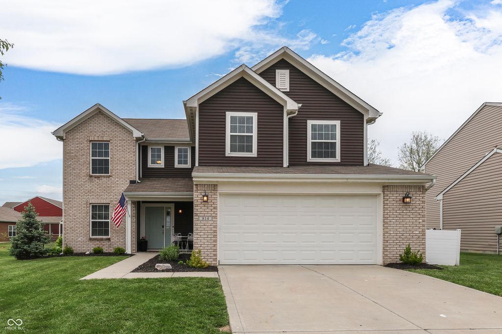 814 Cherry Tree Lane, Greenwood, IN 46143