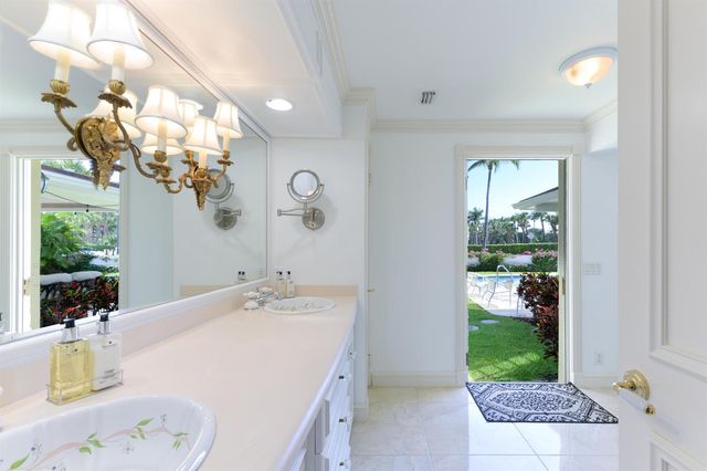 201 Pendleton Avenue, Palm Beach, FL 33480