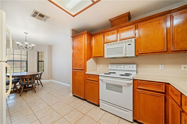 2839 Mckinzie 10, Corpus Christi, TX 78410