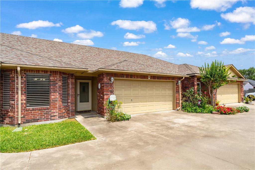 2839 Mckinzie 10, Corpus Christi, TX 78410