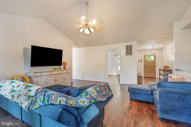 22 KELLEY HILL LN, Fredericksburg, VA 22406