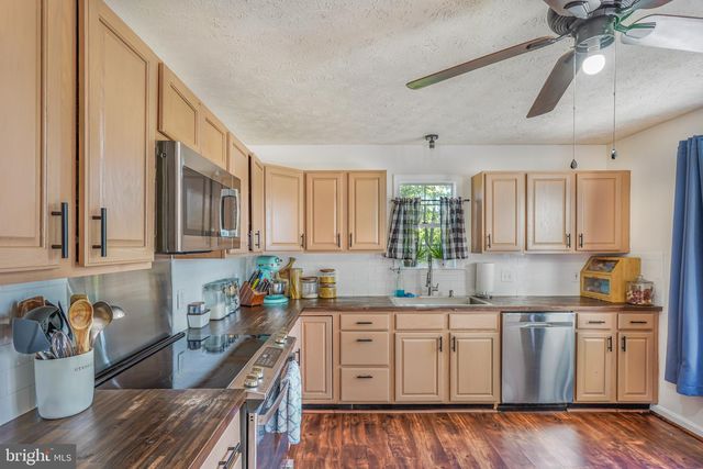 22 KELLEY HILL LN, Fredericksburg, VA 22406
