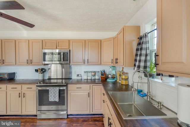 22 KELLEY HILL LN, Fredericksburg, VA 22406
