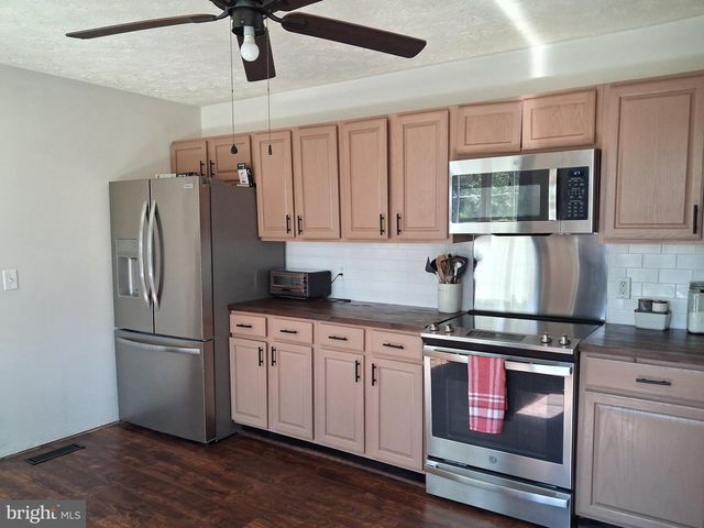 22 KELLEY HILL LN, Fredericksburg, VA 22406