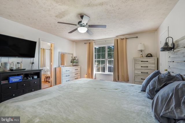 22 KELLEY HILL LN, Fredericksburg, VA 22406