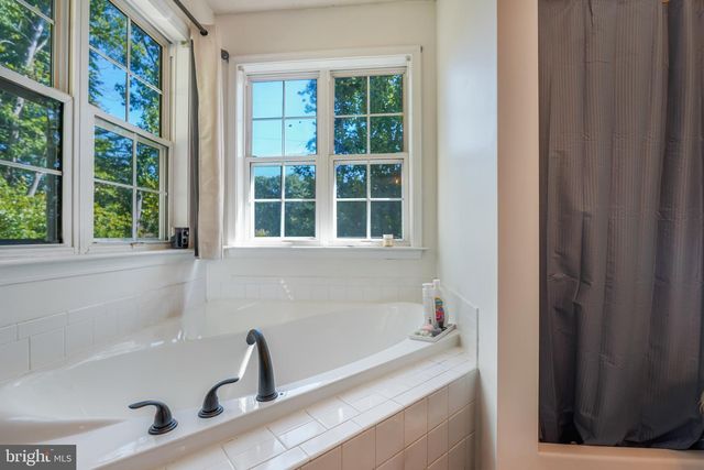 22 KELLEY HILL LN, Fredericksburg, VA 22406
