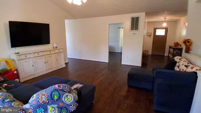 22 KELLEY HILL LN, Fredericksburg, VA 22406